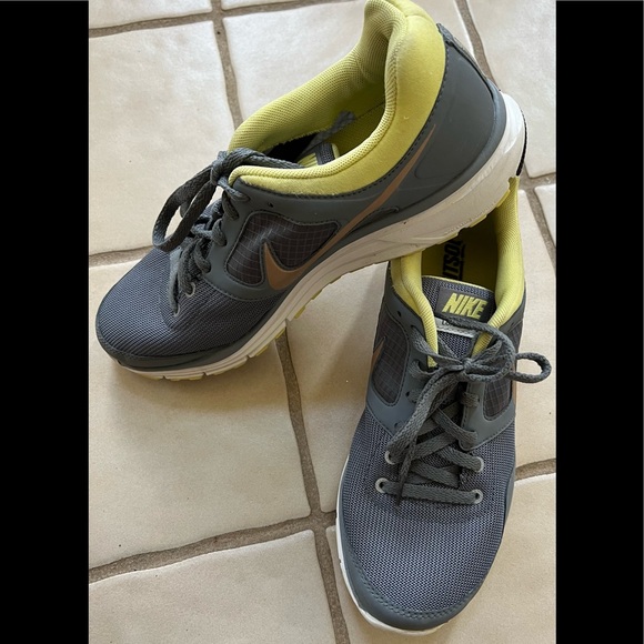 Nike Lunarfly 4 - Picture 1 of 6